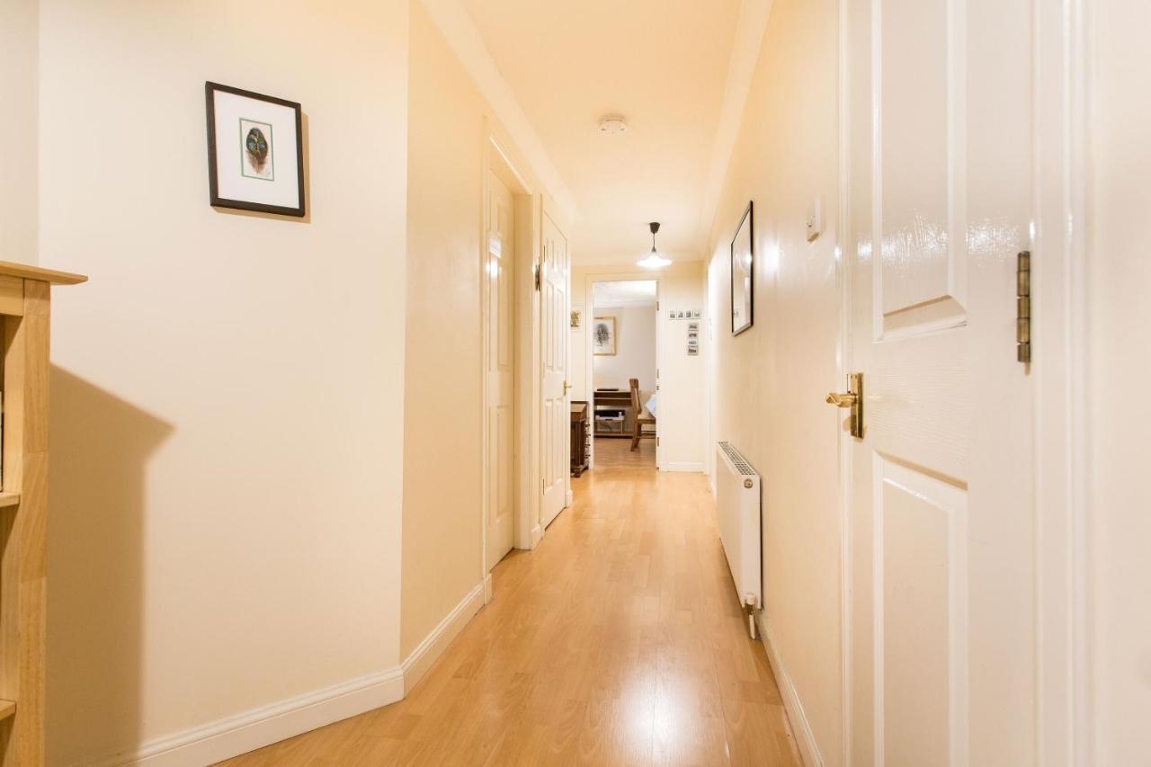 Central & Stylish 3 Bedroom, 2 Bath, Free Parking Эдинбург Экстерьер фото